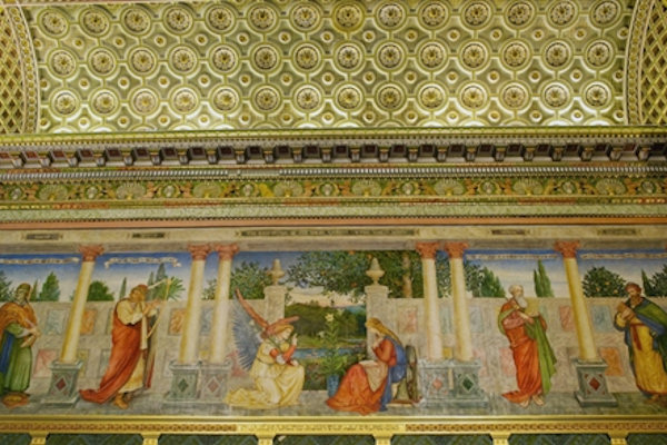 Murals depicting the Annunciation and figures from the Old Testament